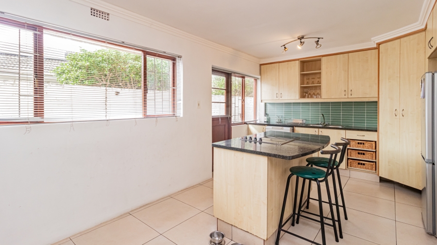 5 Bedroom Property for Sale in Sunnydale Western Cape
